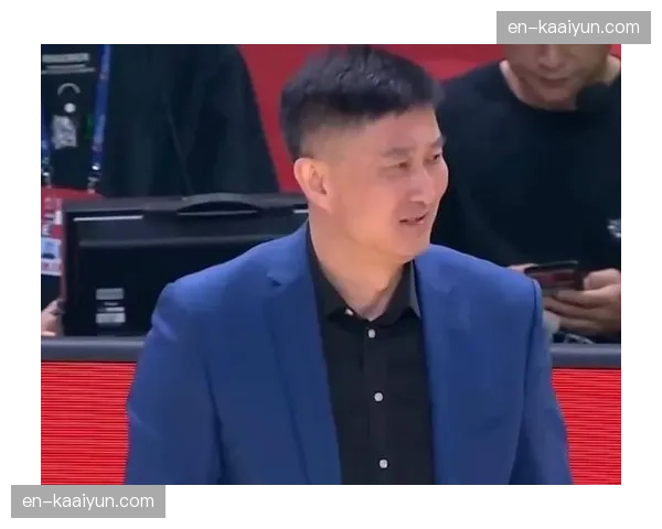 杜锋三阶段防守调整限制吉林核心 整体协防理念彰显指挥智慧